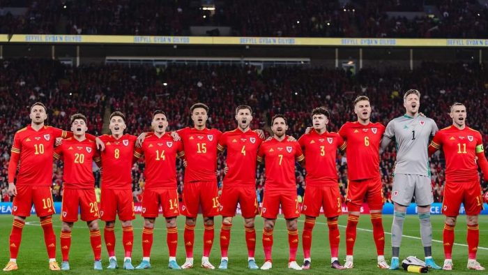 CARDIFF, WALES - 24 MARCH 2022:  Wales line up during the 2022 FIFA World Cup play-off semi-final between Cymru & Austria at the Cardiff City Stadium on the 24th of March 2022. (Pic by John Smith/FAW)
