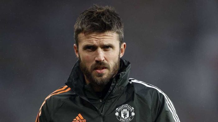 Michael-Carrick-working-as-a-coach-for-Manchester-United