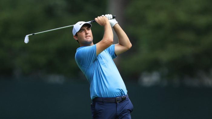 ATLANTA, GEORGIA - AUGUST 25: Scottie Scheffler of the United States plays a shot on the seventh hole during the first round of the TOUR Championship at East Lake Golf Club on August 25, 2022 in Atlanta, Georgia. (Photo by Sam Greenwood/Getty Images)